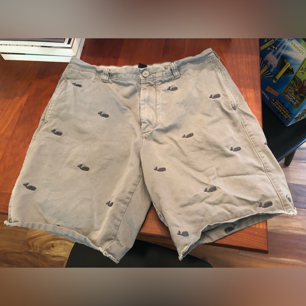 J. Crew Men’s Cotton Embroidered Whale Shorts 35 EUC!